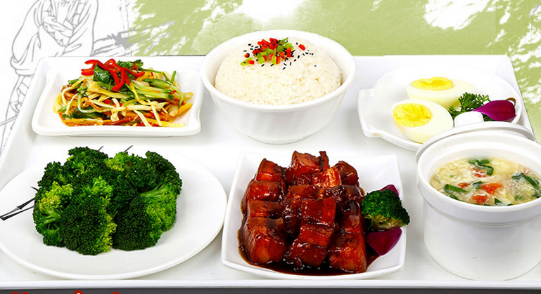 中式要包括米饭,荤素菜,例汤,粥点,面条等,西式快餐则以汉堡,薯条