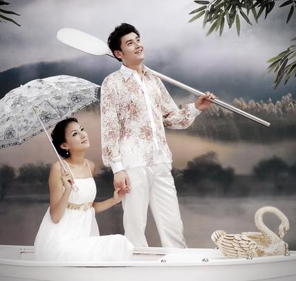 巴黎婚纱加盟_巴黎婚纱摄影(2)