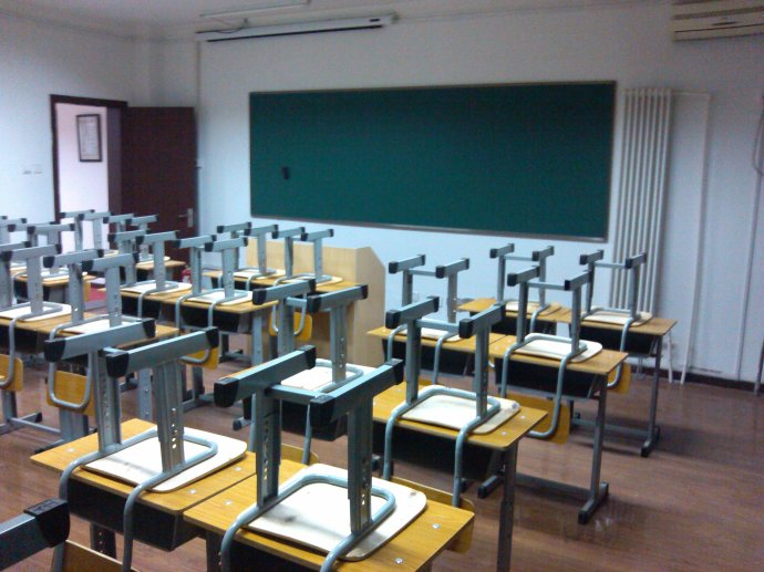 北京市海淀区睿升培训学校是经海淀区教委批准成立的正规性专业教育机构。睿升培训学校是京城规模大、师资精良、管理完善、质量过硬、升学率较高的专业化中小学课外辅导与考前辅导培训机构。 目前在北京已拥有4个比较大的教学区,年培训学生达数千人次。 知识是基础,智慧不可少。若问要成人,素质最重要。这是国际著名教育学家、中国教育学会会长、北京师范大学资深教授顾明远先生特为北京睿升培训学校做的题词。也正是基于此,睿升学校建校15年来,一直秉承一切为了学生,对学生全面负责、全员负责,在学生各学科成绩都得以明显提高的