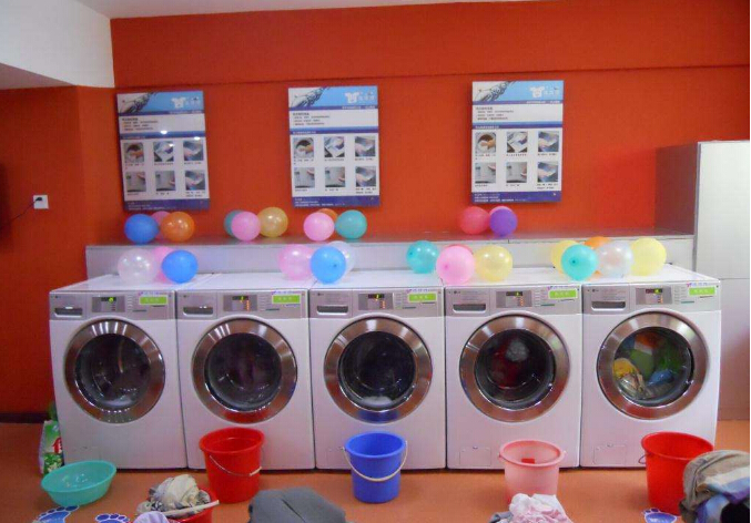 自助洗衣房设备价格 开自助洗衣房成本分析