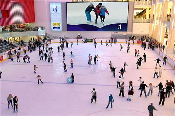 大型溜冰场展示