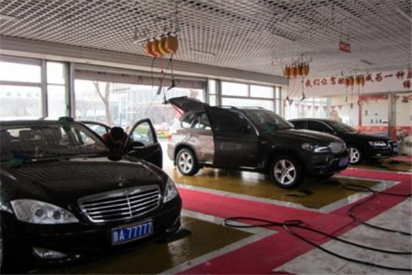 汽车美容店加盟需要多少钱
