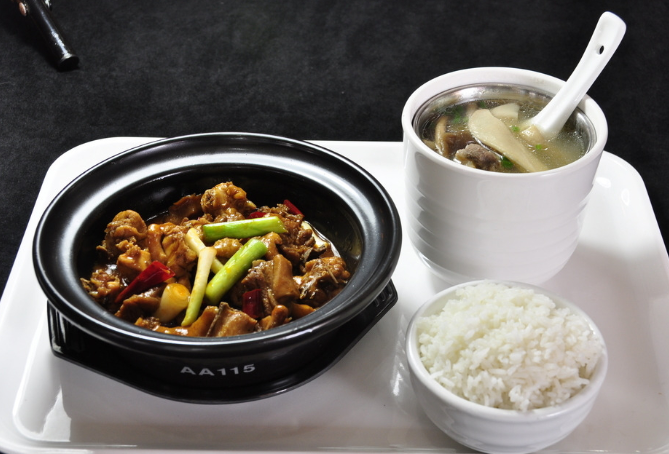 溢品香黄焖鸡米饭