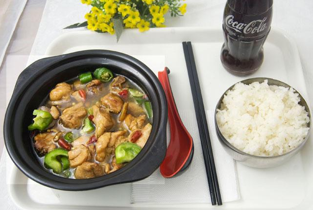 杨宇铭黄焖鸡米饭