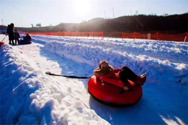 加盟雪乐山儿童室内滑雪场,加盟很好.