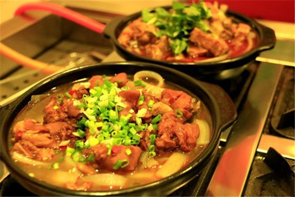 上吉铺黄焖鸡米饭
