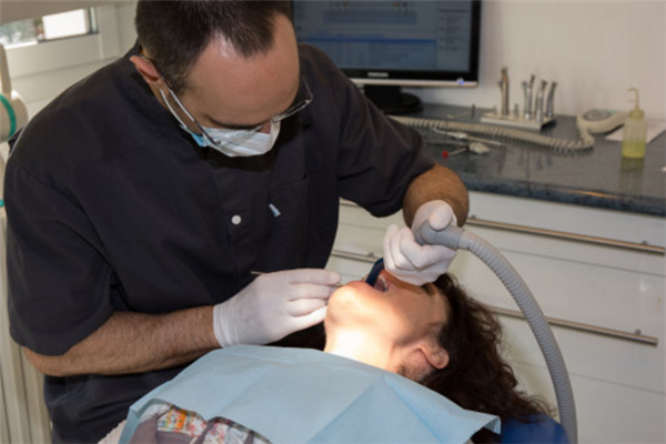 牙医诊所加盟