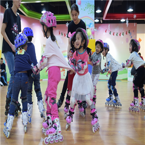  Children's roller skating is invited to join us