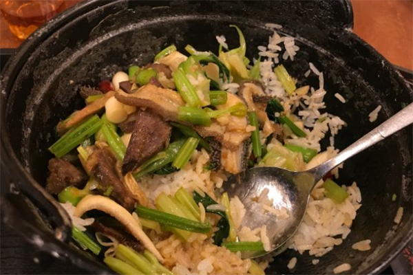 鐵鍋拌飯加盟
