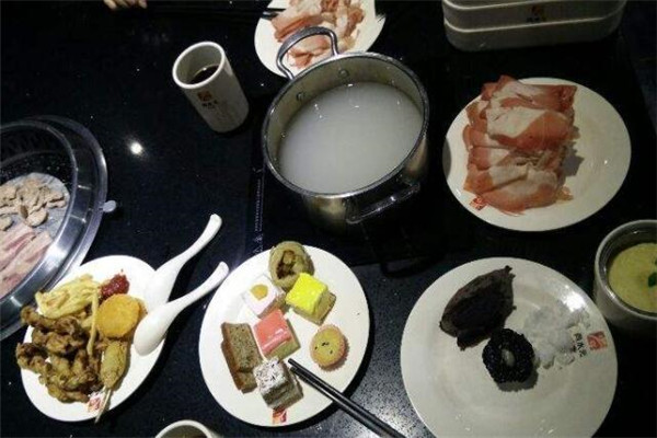 十元自助餐加盟